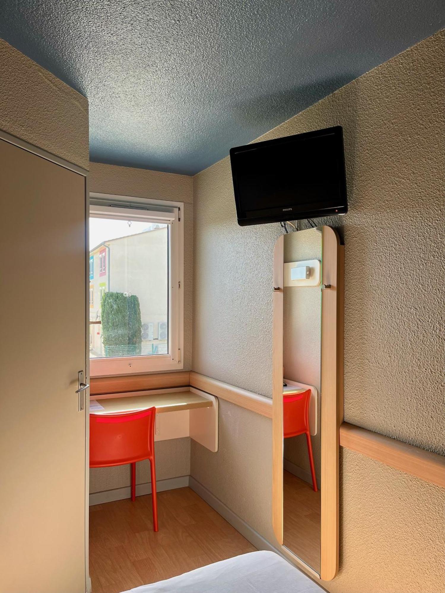 Ibis Budget Arles Sud Fourchon ภายนอก รูปภาพ